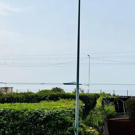 Orizzonte Di Domani : 4 Prs, 50 M Plages Апартаменты *